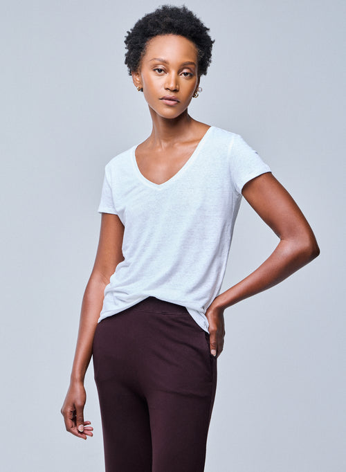 T-shirt Blanc Col V Manches Courtes en Lin et Elasthanne - MAJESTIC FILATURES