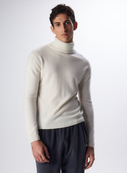 "Cashmere Turtleneck Long Sleeve Pull" - MAJESTIC FILATURES