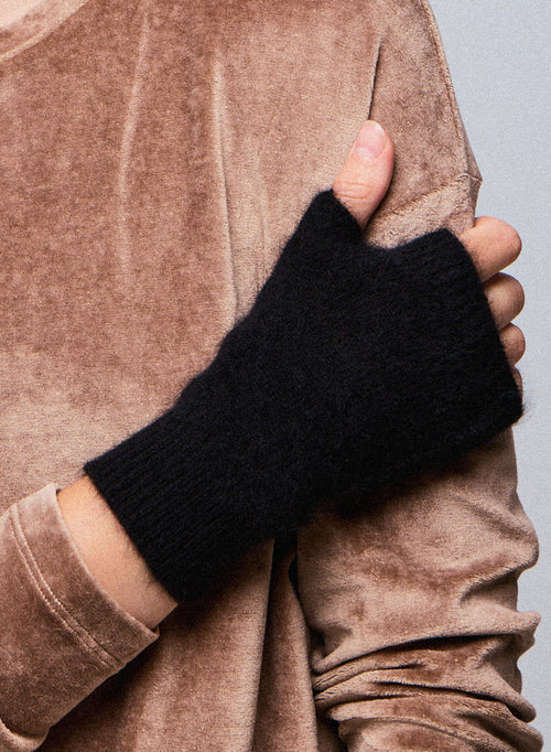 Black Mittens in Raccon wool / Polyamide - MAJESTIC FILATURES