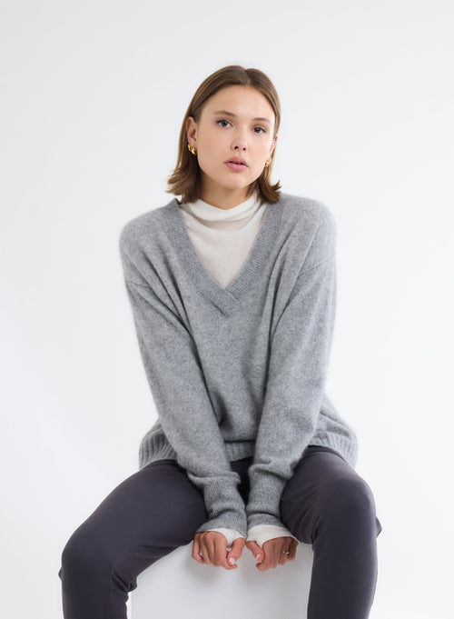 Gray V-Neck Long Sleeve Sweater - MAJESTIC FILATURES