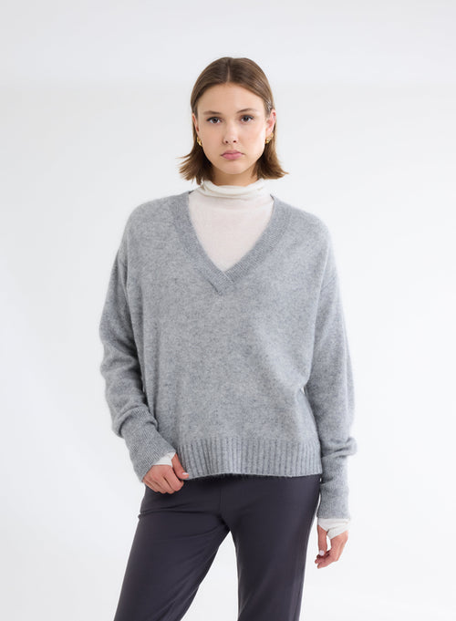 Gray V-Neck Long Sleeve Sweater - MAJESTIC FILATURES