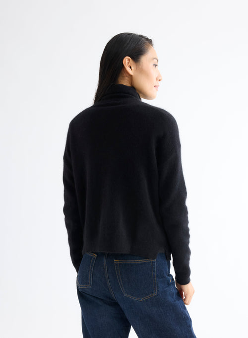 Black Turtleneck Long Sleeve Sweater - MAJESTIC FILATURES