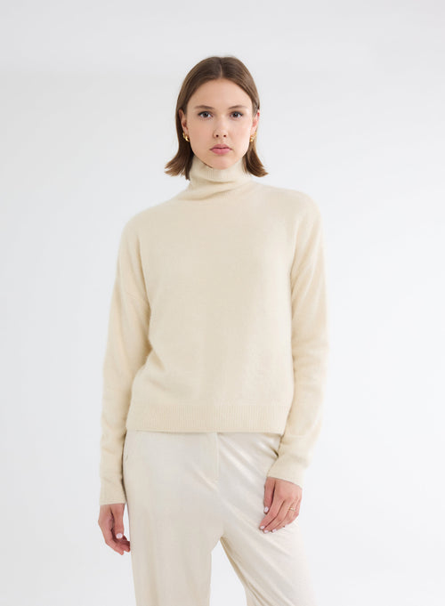 White Turtleneck Long Sleeve Sweater - MAJESTIC FILATURES