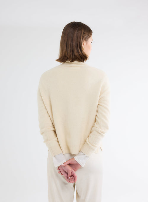 White Turtleneck Long Sleeve Sweater - MAJESTIC FILATURES