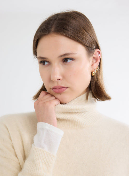 White Turtleneck Long Sleeve Sweater - MAJESTIC FILATURES