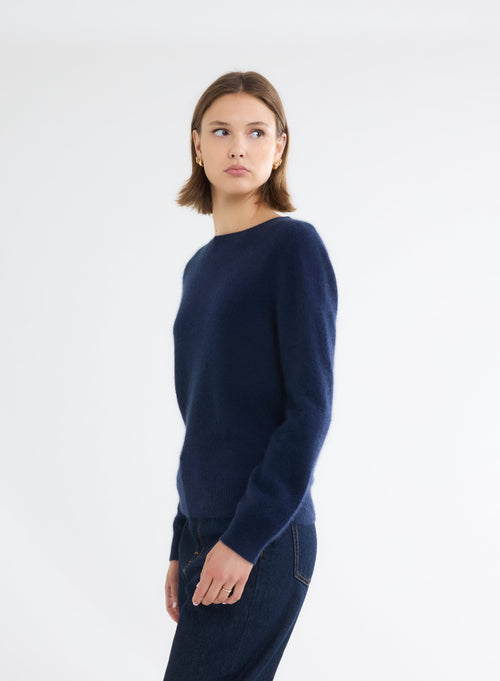 Marineblauer Pullover mit U-Boot-Ausschnitt und langen Ärmeln - MAJESTIC FILATURES