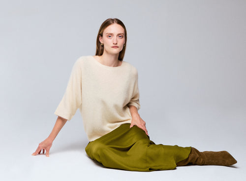 Weißer Pullover mit Rundhalsausschnitt und Kimonoärmeln aus Raccon-Wolle / Polyamid - MAJESTIC FILATURES