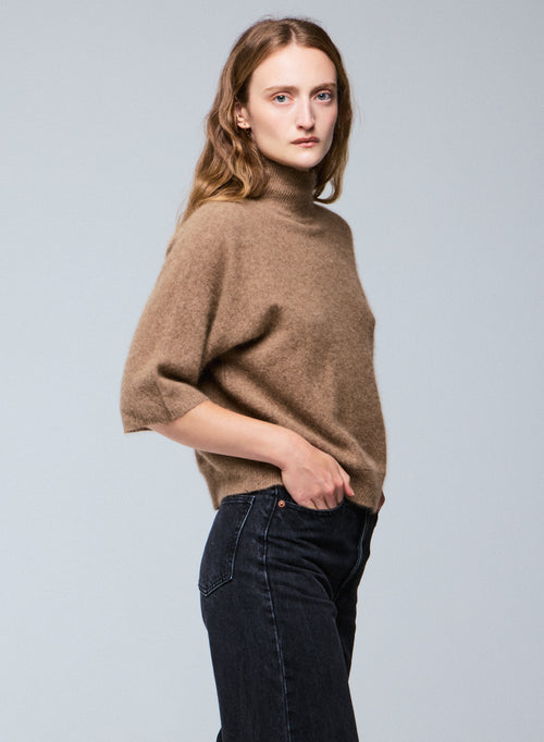 Beigefarbener Rollkragenpullover mit Kimonoärmeln aus Raccon-Wolle / Polyamid - MAJESTIC FILATURES