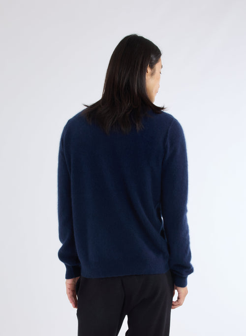 Pull Marine Col V Manches Longues en Raccoon et Polyamide - MAJESTIC FILATURES