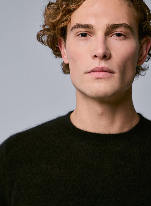 Suéter de manga larga con cuello redondo negro en lana de raccon / poliamida - MAJESTIC FILATURES