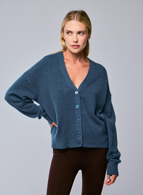 Gilet Bleu Col V Manches Longues en Laine / Soie / Cachemire - MAJESTIC FILATURES