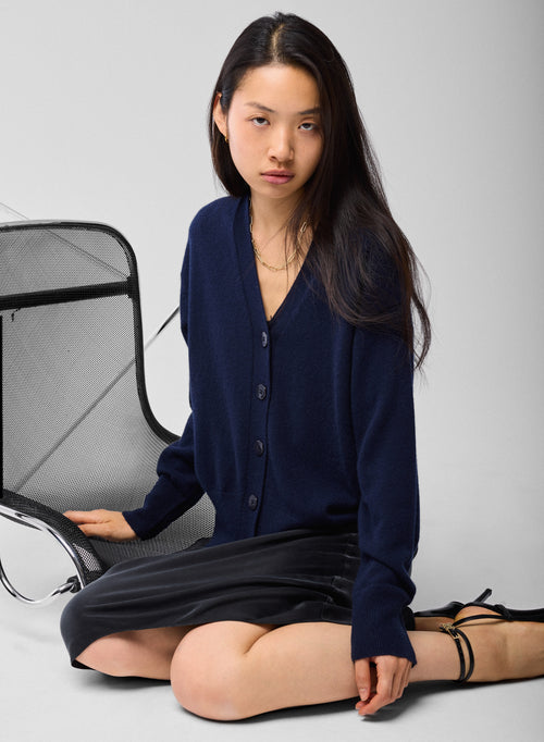 Cárdigan Azul Marino con Cuello en V y Mangas Largas de Cachemir - MAJESTIC FILATURES