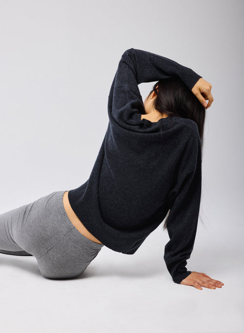 Pull Gris Col V Manches Longues en Cachemire - MAJESTIC FILATURES