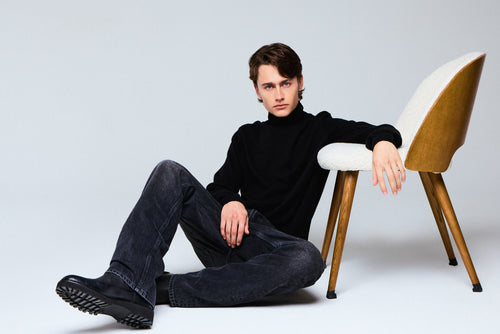 Black long-sleeved cashmere turtleneck sweater - MAJESTIC FILATURES