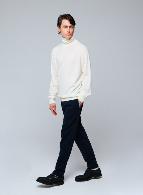 White turtleneck sweater with long sleeves in cashmere - MAJESTIC FILATURES
