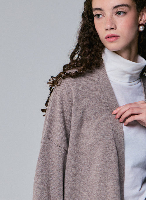 Cárdigan beige con cuello chal de manga larga en lana merino - MAJESTIC FILATURES