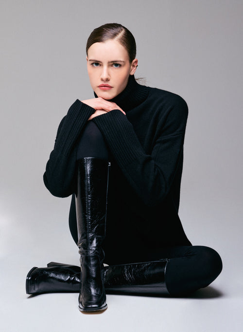 Black Long Sleeve Turtleneck Sweater in Merino Wool - MAJESTIC FILATURES