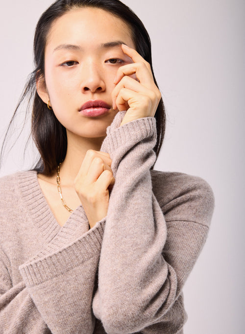 Beige V-Neck Long Sleeve Sweater in Merino Wool - MAJESTIC FILATURES
