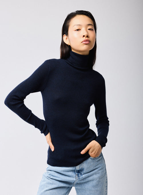 Navy Turtleneck Long Sleeve Sweater in Merino Wool - MAJESTIC FILATURES