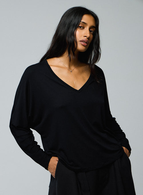 T-shirt Noir Col V Manches Longues en Viscose / Elasthanne - MAJESTIC FILATURES