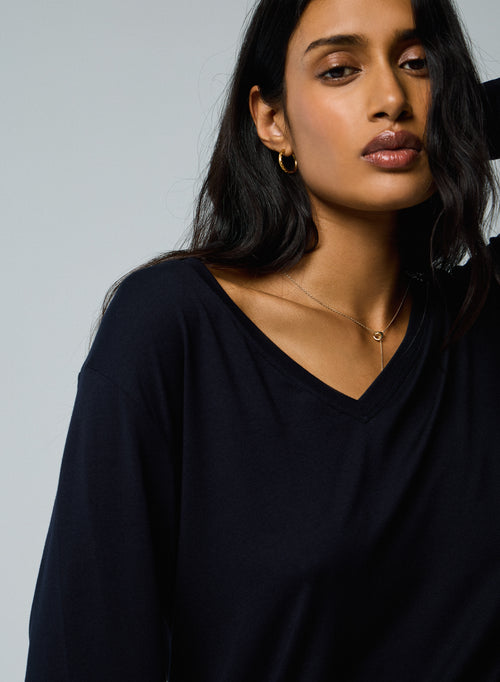 T-shirt Marine Col V Manches Longues en Viscose / Elasthanne - MAJESTIC FILATURES