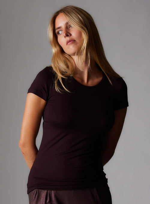 T-shirt Aubergine Col Rond Manches Courtes en Viscose / Elasthanne - MAJESTIC FILATURES