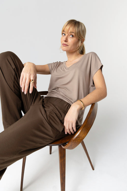 T-shirt Marron Col V Manches Courtes en Viscose / Elasthanne - MAJESTIC FILATURES