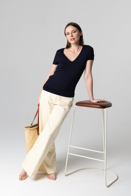 T-shirt Marine Col V Manches Courtes en Viscose / Elasthanne - MAJESTIC FILATURES