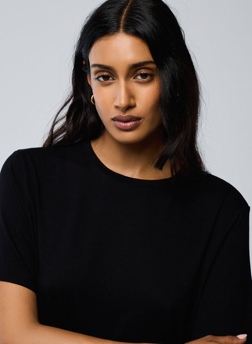 T-shirt Noir Col Rond Manches Courtes en Viscose / Élasthanne - MAJESTIC FILATURES