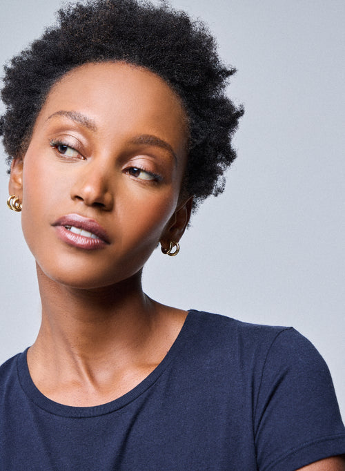 Jamie Round Neck T-shirt in black and in Deluxe Cotton.  Available on our e-shop. Secured payment. Customized customer service. - MAJESTIC FILATURES