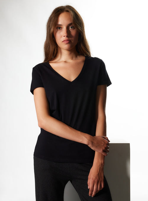 "Julia Deluxe Cotton short sleeve V-neck t-Shirt" - MAJESTIC FILATURES