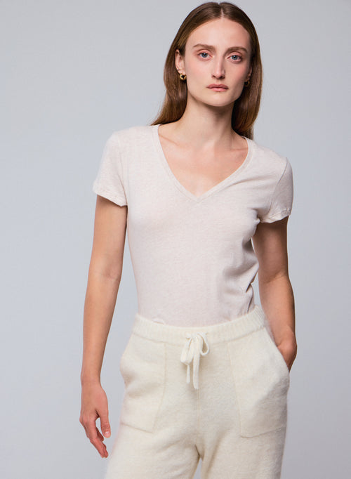 T-shirt Beige Julia Col V Manches Courtes en Coton organique - MAJESTIC FILATURES