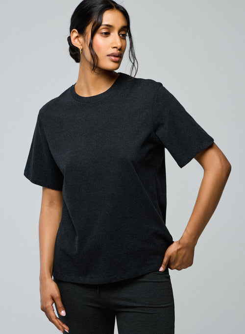 T-shirt Noir Col Rond Manches Courtes en Deluxe Coton - MAJESTIC FILATURES