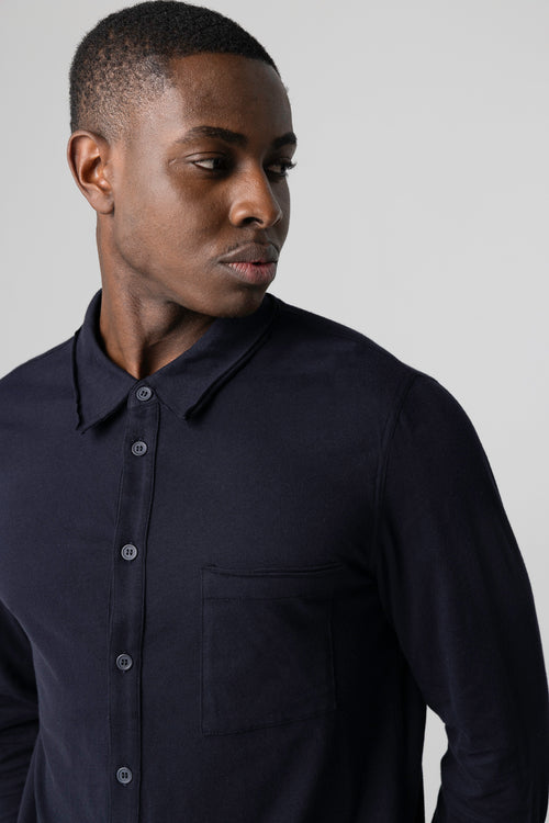 Camisa azul marino con cuello camisero y mangas largas de algodón orgánico - MAJESTIC FILATURES