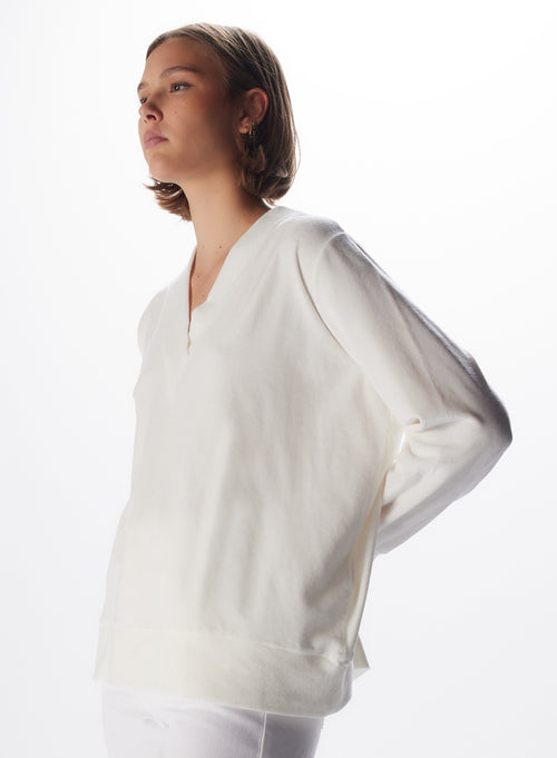 "Cotton / Modal V-neck Velvet Sweatshirt" - MAJESTIC FILATURES