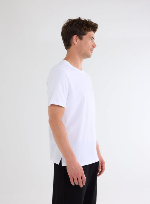 This Harold tee-shirt with a round neckline and hand-dyed, is made in cotton/elastane jersey. Each piece will take the color in a different way and will therefore be unique. It will quickly become one of your basics of the season. - MAJESTIC FILATURES