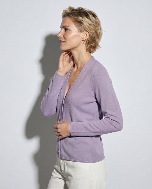Chaleco Violeta Claro con cuello en V y mangas largas de cachemira - MAJESTIC FILATURES