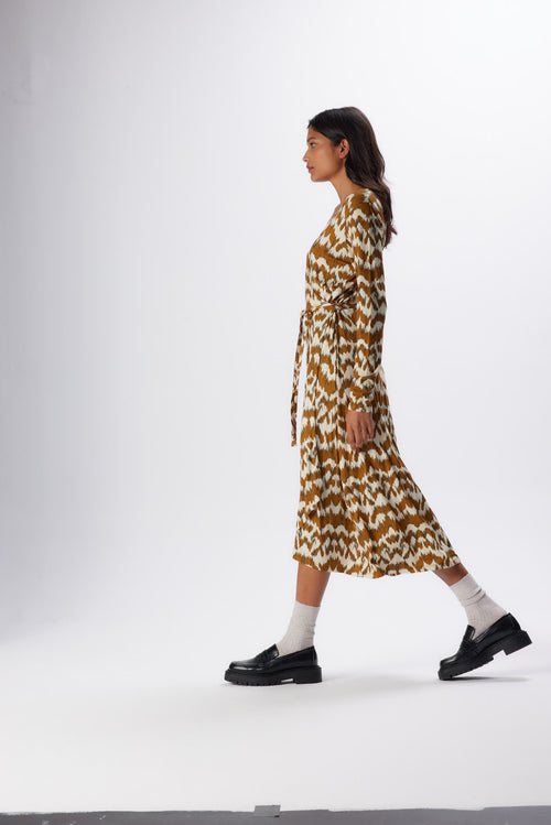 Camel Kleid mit langärmeligem Wickelausschnitt aus Viskose / Elasthan - MAJESTIC FILATURES