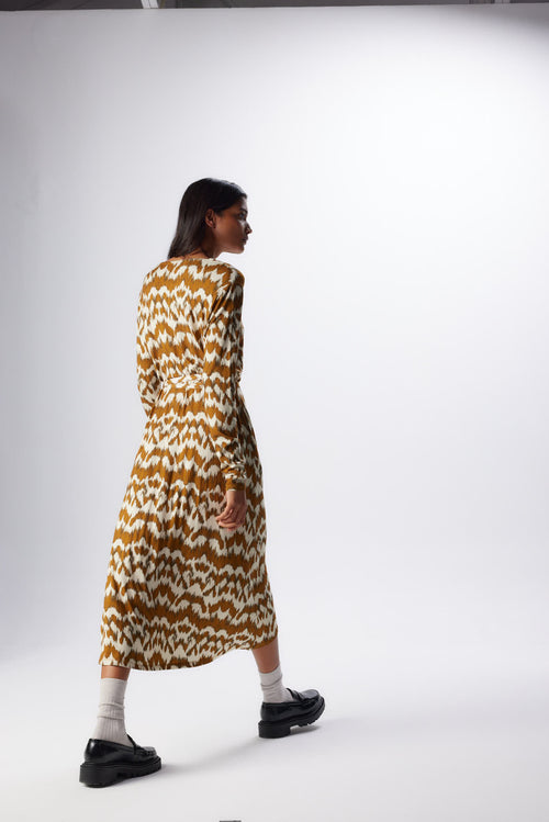 Camel Kleid mit langärmeligem Wickelausschnitt aus Viskose / Elasthan - MAJESTIC FILATURES