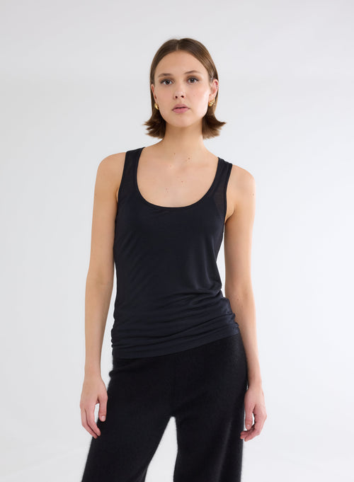 Camiseta de tirantes negra con cuello en U de micromodal y cachemira - MAJESTIC FILATURES