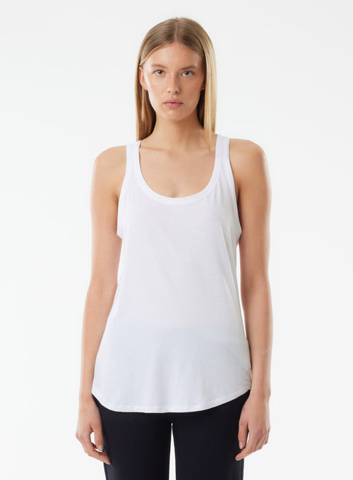 Camiseta de tirantes blanca con cuello en U - MAJESTIC FILATURES