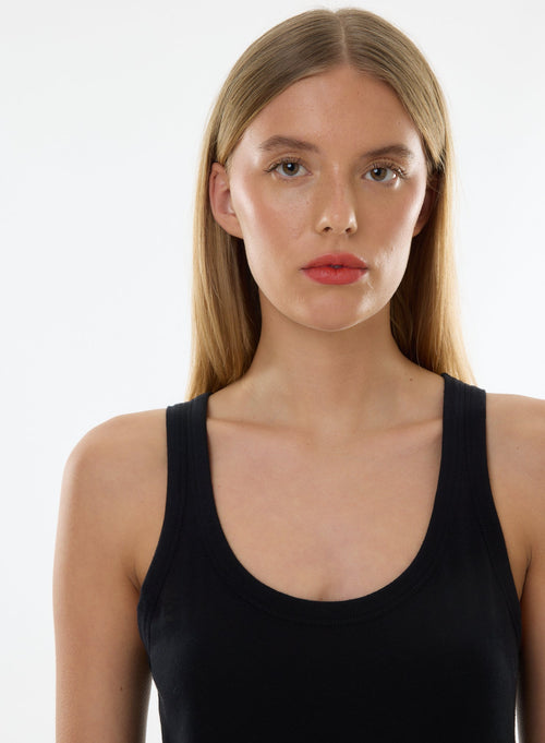 Camiseta de tirantes negra con cuello en U - MAJESTIC FILATURES