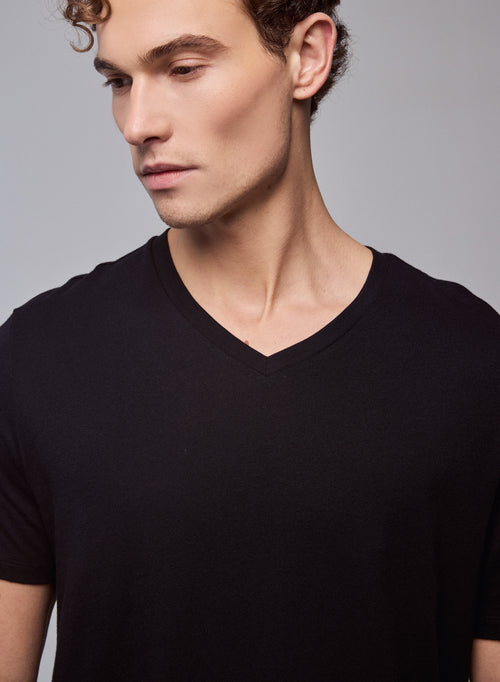 T-shirt Noir Paul Col V Manches Courtes en Coton - MAJESTIC FILATURES