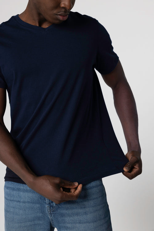 Marineblaues Paul Kurzärmeliges T-Shirt aus Baumwolle mit V-Ausschnitt - MAJESTIC FILATURES