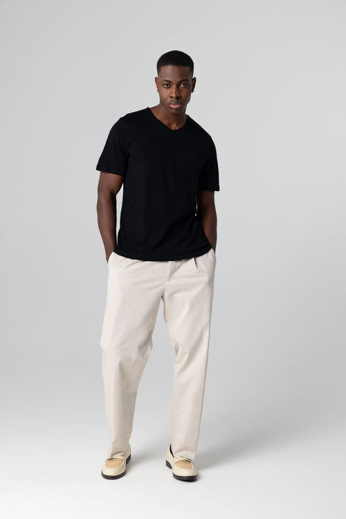 T-shirt Noir Col V Manches Courtes en Coton organique - MAJESTIC FILATURES